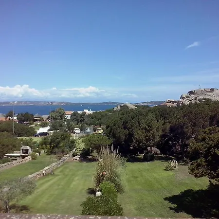 Borgo I Cedri 아파트